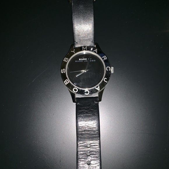 Marc Jacobs black and silver watch - Picture 3 of 3